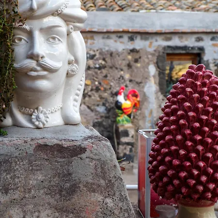 Podere Dell'etna Segreta - Essential Nature & Glamping Semesteranläggning (resort) *