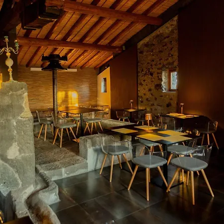 Podere Dell'etna Segreta - Essential Nature & Glamping Semesteranläggning (resort) *