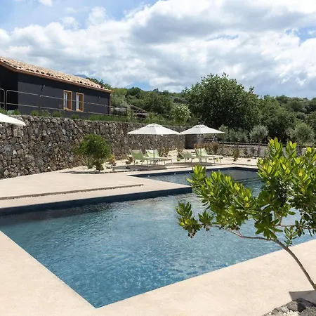 Podere Dell'etna Segreta - Essential Nature & Glamping Semesteranläggning (resort) Biancavilla